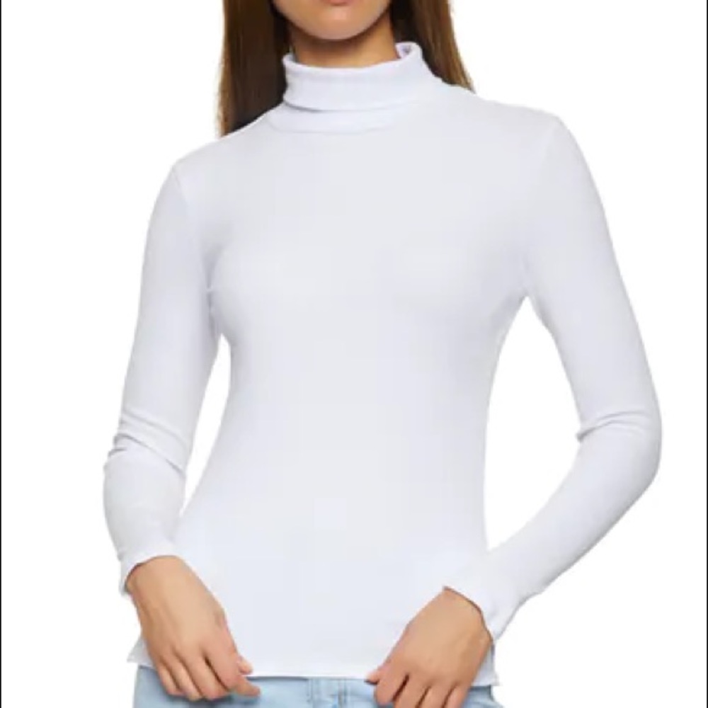 cute boutique white top 🍁🍂